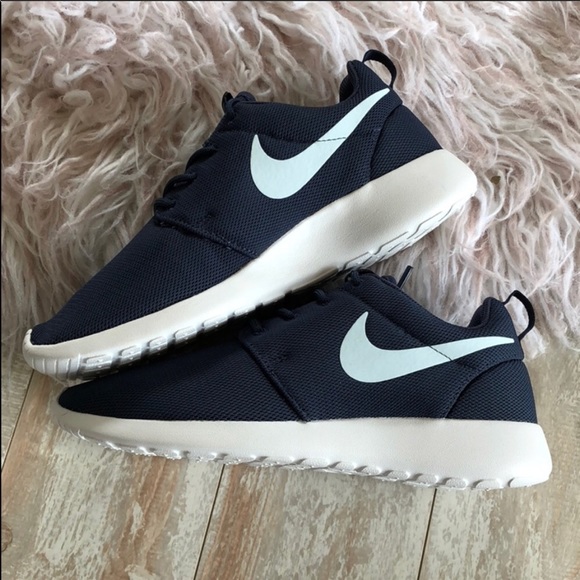 NWT Nike Roshe one navy - Picture 4 of 7